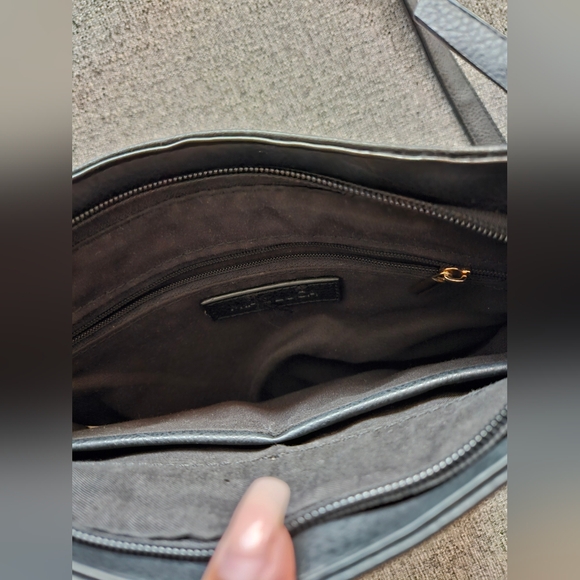 Black Shoulder/Crossbody Bag - Picture 6 of 9